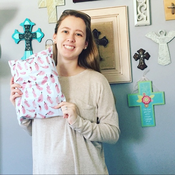 Meet your Posher, Hannah - Picture 1 of 1